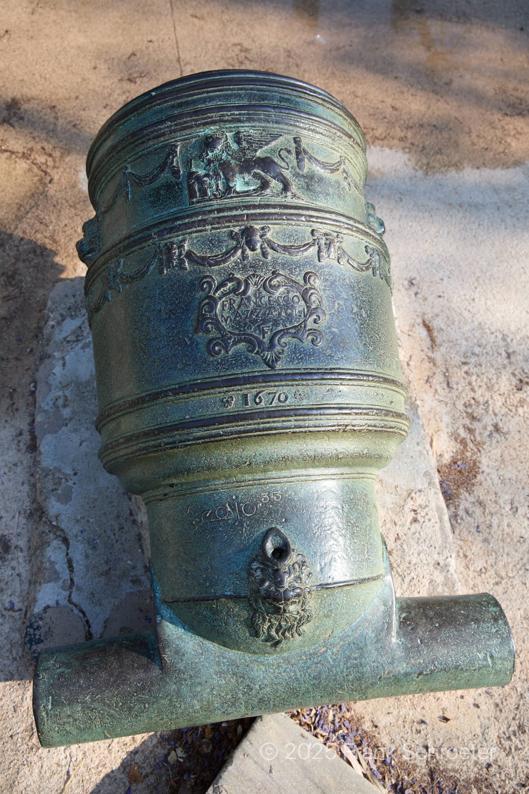 Bronze Mortar cast by Fransesco Mazzaroli 1670.