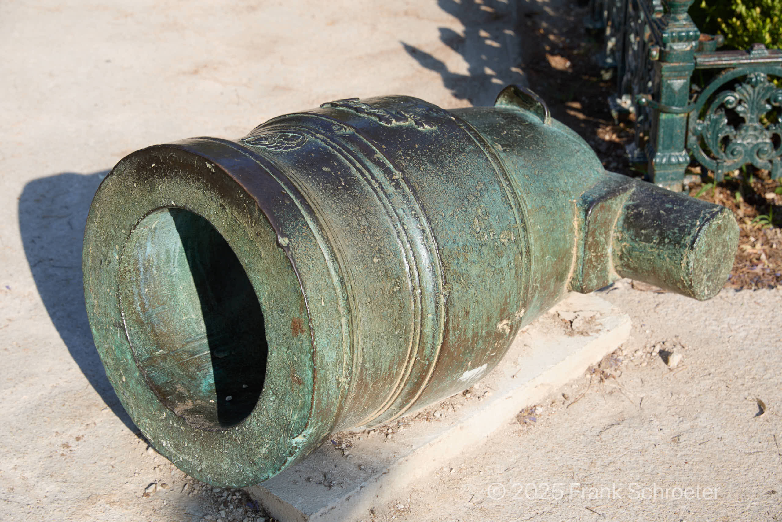 Bronze Mortar cast by Fransesco Mazzaroli 1670.